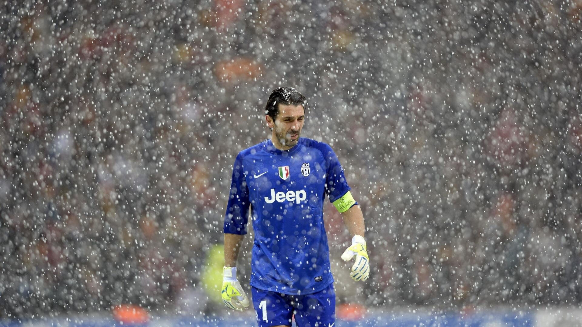 当步行者绝杀雄鹿，詹姆斯在英超接管比赛，体育的戏剧性如何跨越时空共振