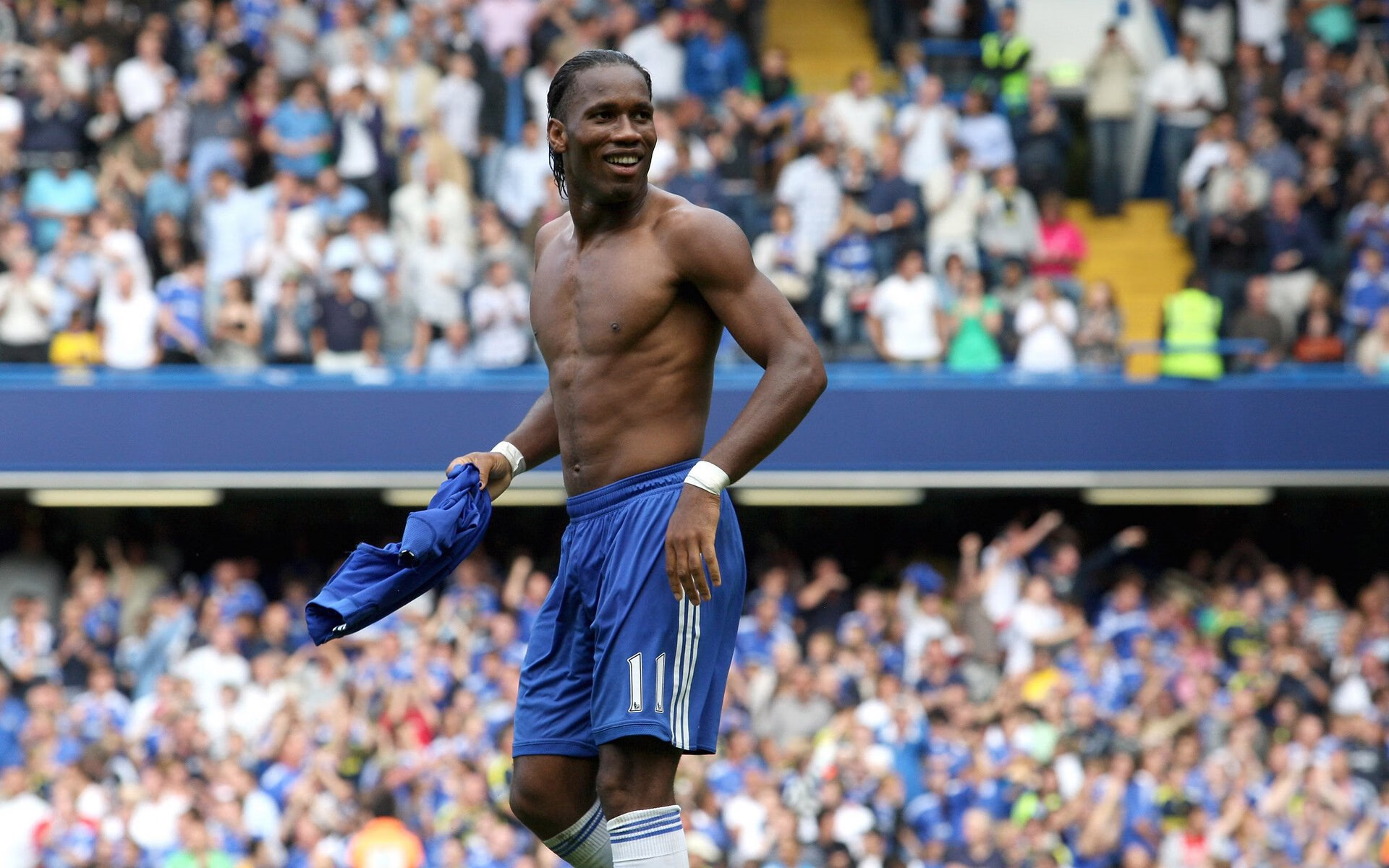 开云体育世界杯-姆巴佩的锁链，当进攻利刃在佛罗伦萨的夜色中化为叹息之墙